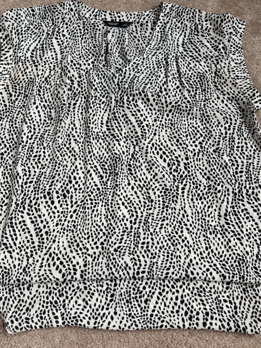 Simply Vera Vera Wang Black and White Dalmatian Print Blouse